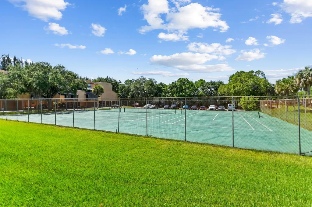 430 Commodore Drive Plantation FL 33325