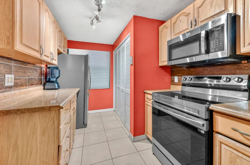430 Commodore Drive Plantation FL 33325