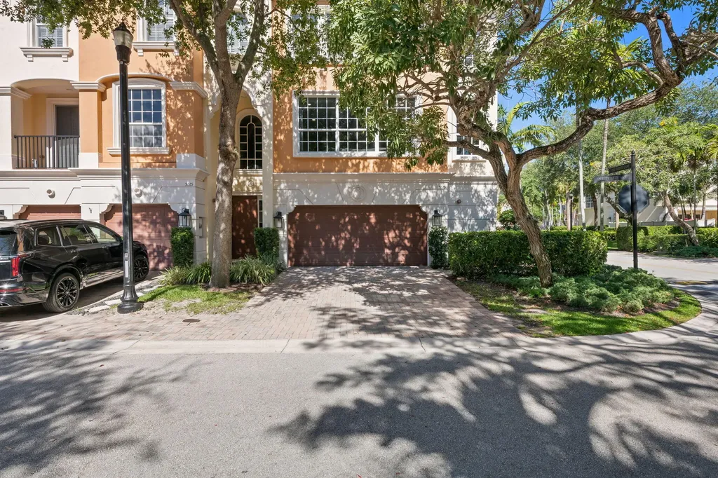 5675 NE Trieste Way Boca Raton FL 33487
