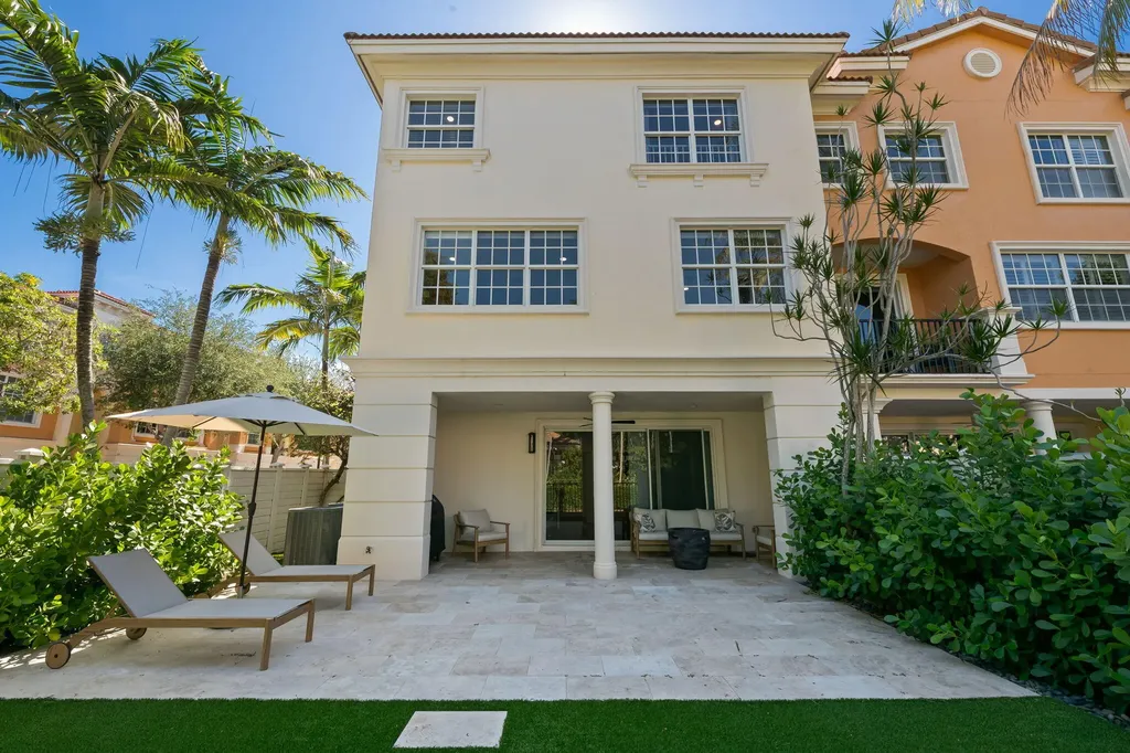 5675 NE Trieste Way Boca Raton FL 33487