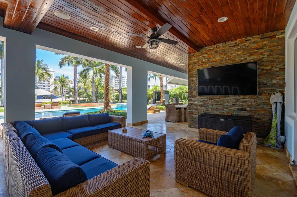 4130 NE 31st Avenue Lighthouse Point FL 33064