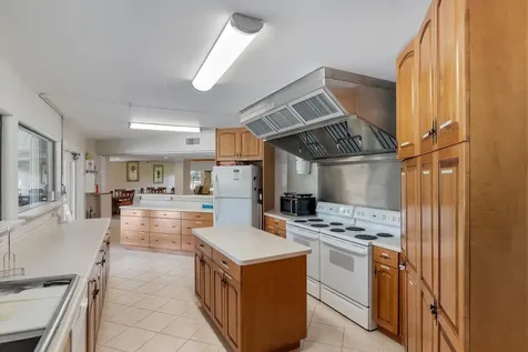 1600 NE Dixie Highway Jensen Beach FL 34957