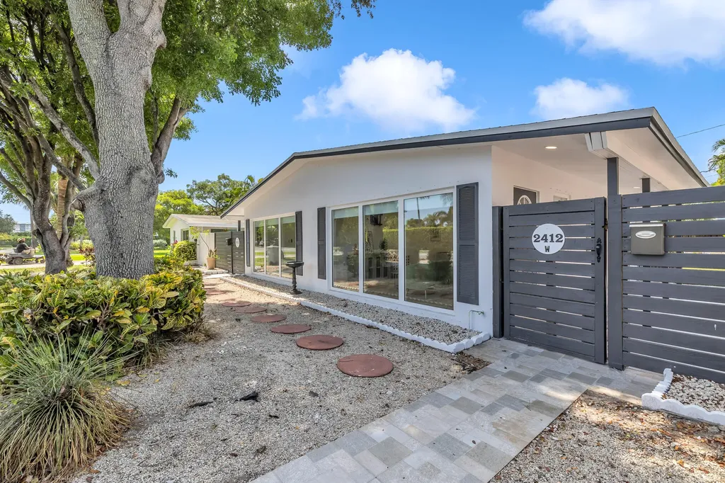 2412 NE 4th Street Pompano Beach FL 33062