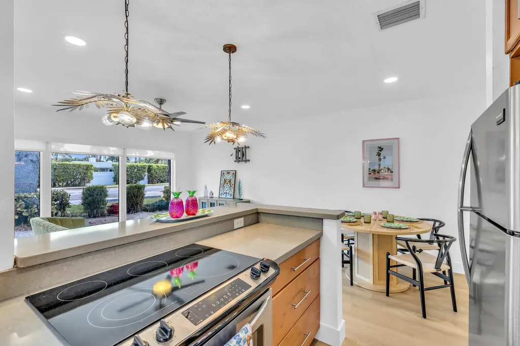 2412 NE 4th Street Pompano Beach FL 33062