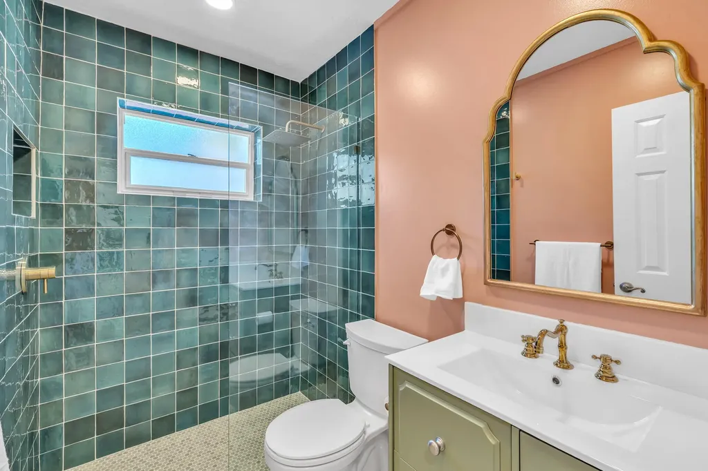 2412 NE 4th Street Pompano Beach FL 33062