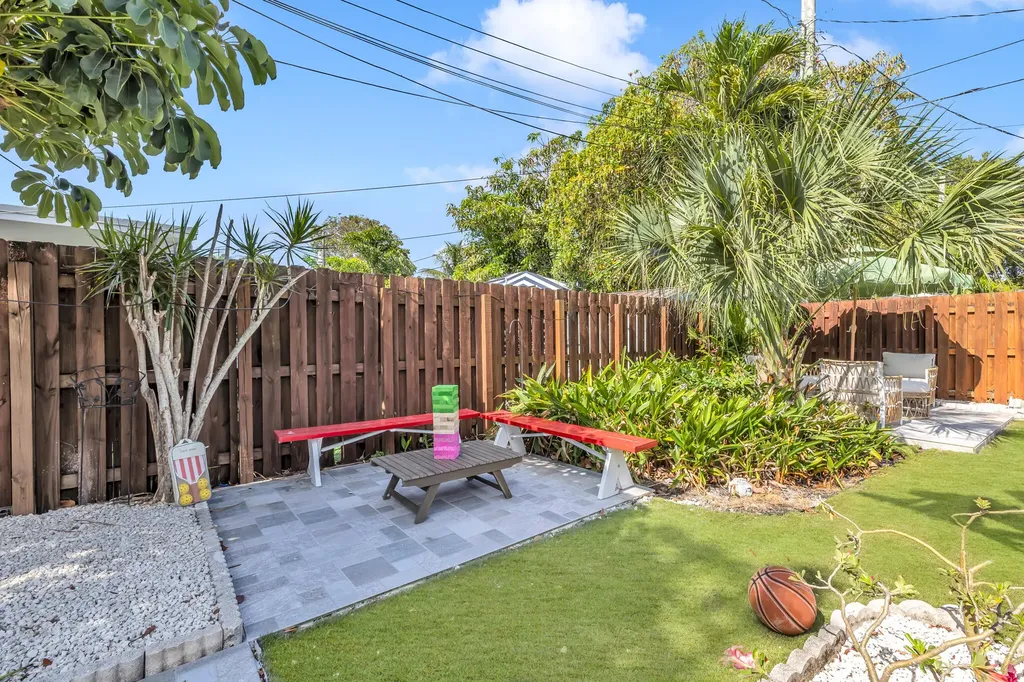 2412 NE 4th Street Pompano Beach FL 33062