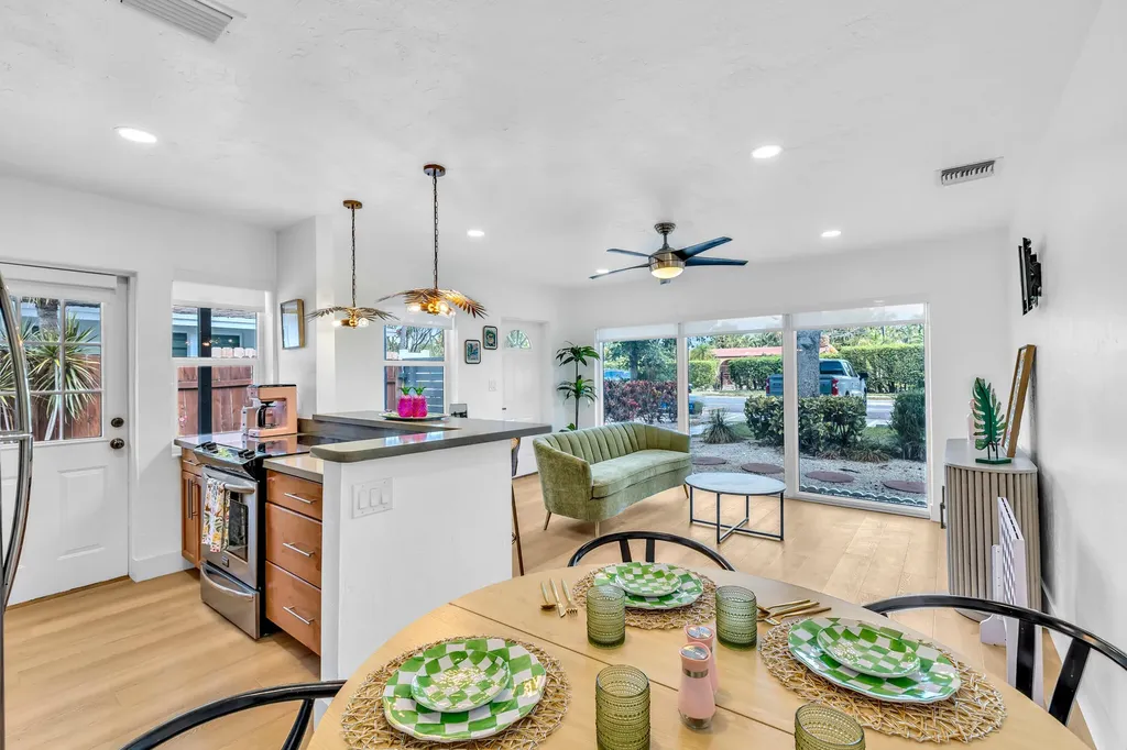 2412 NE 4th Street Pompano Beach FL 33062