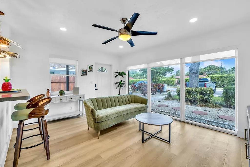 2412 NE 4th Street Pompano Beach FL 33062