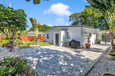 2412 NE 4th Street Pompano Beach FL 33062