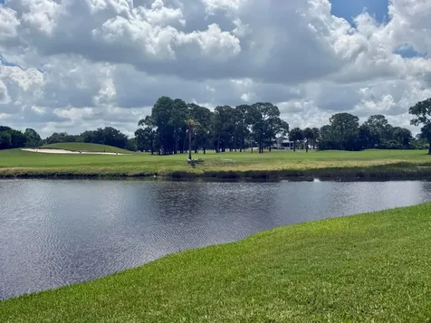 413 SW Fairway Landing Port St Lucie FL 34986