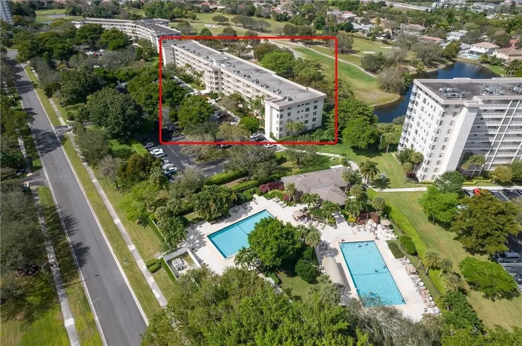 3503 Oaks Way Pompano Beach FL 33069