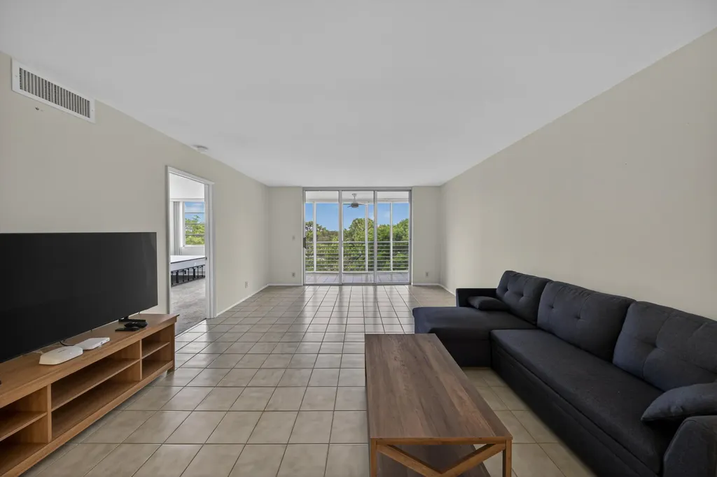 3503 Oaks Way Pompano Beach FL 33069