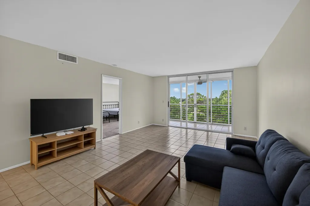 3503 Oaks Way Pompano Beach FL 33069