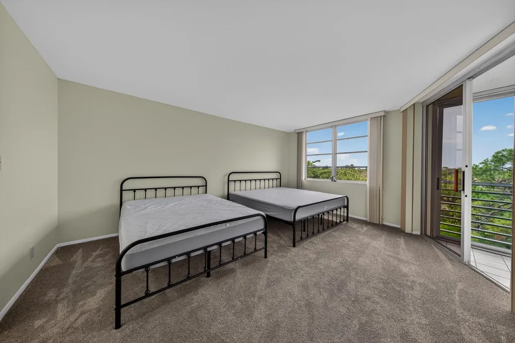 3503 Oaks Way Pompano Beach FL 33069