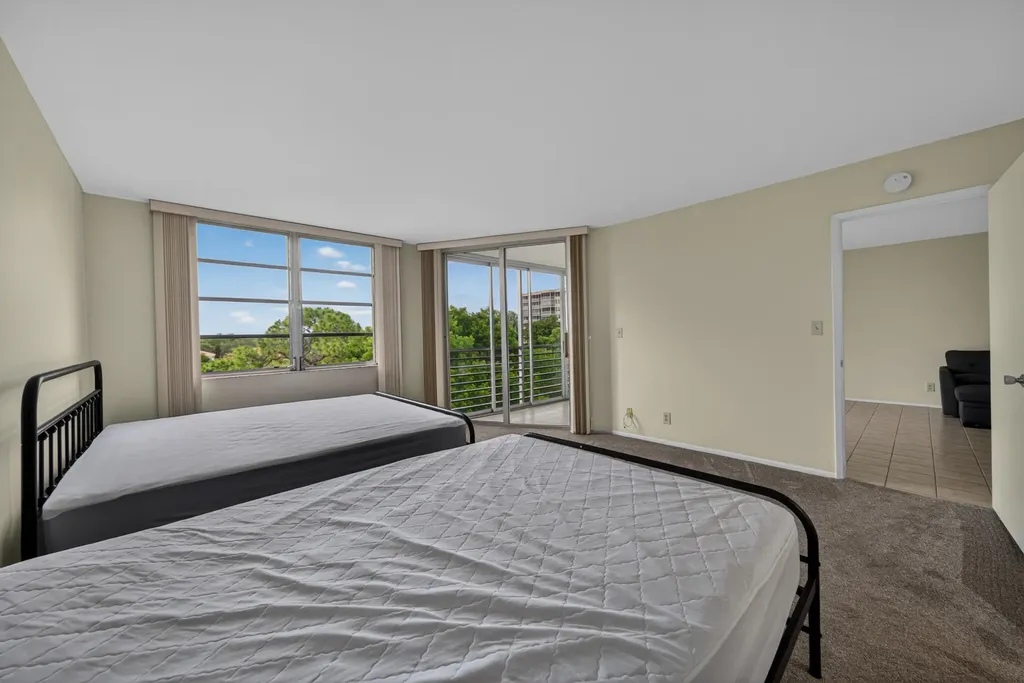 3503 Oaks Way Pompano Beach FL 33069