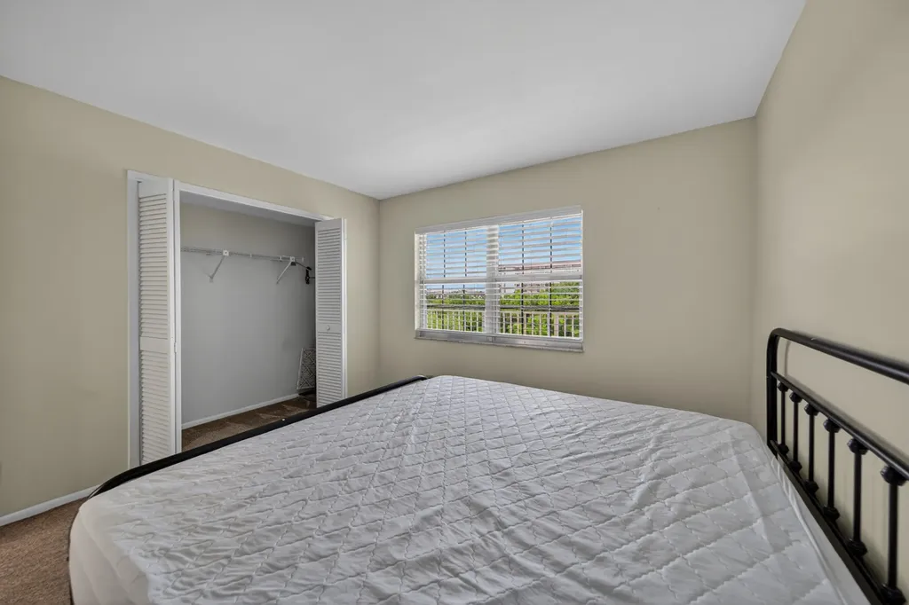3503 Oaks Way Pompano Beach FL 33069