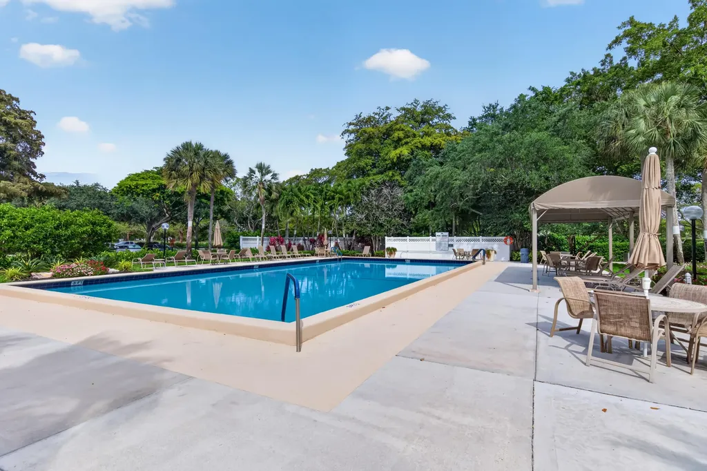 3503 Oaks Way Pompano Beach FL 33069