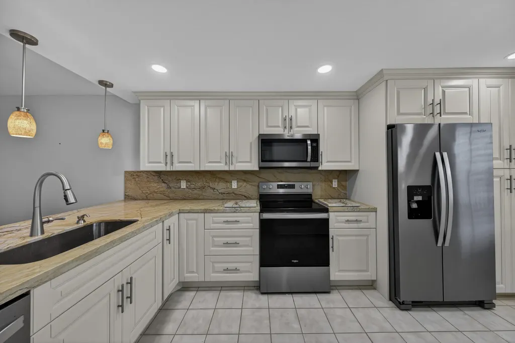 3503 Oaks Way Pompano Beach FL 33069