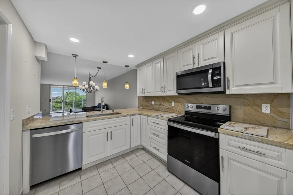 3503 Oaks Way Pompano Beach FL 33069