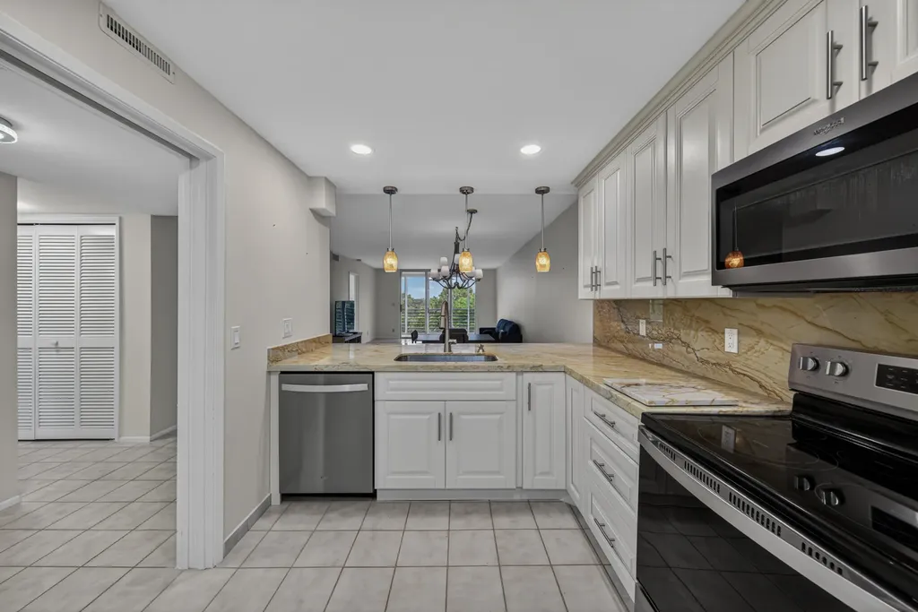 3503 Oaks Way Pompano Beach FL 33069