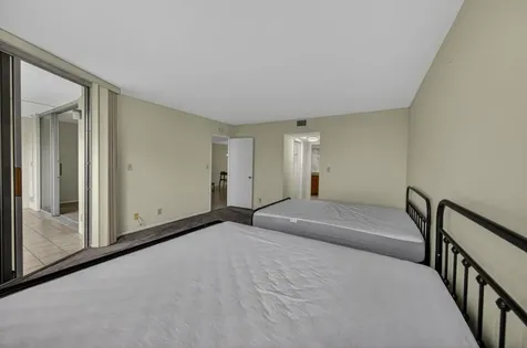 3503 Oaks Way Pompano Beach FL 33069