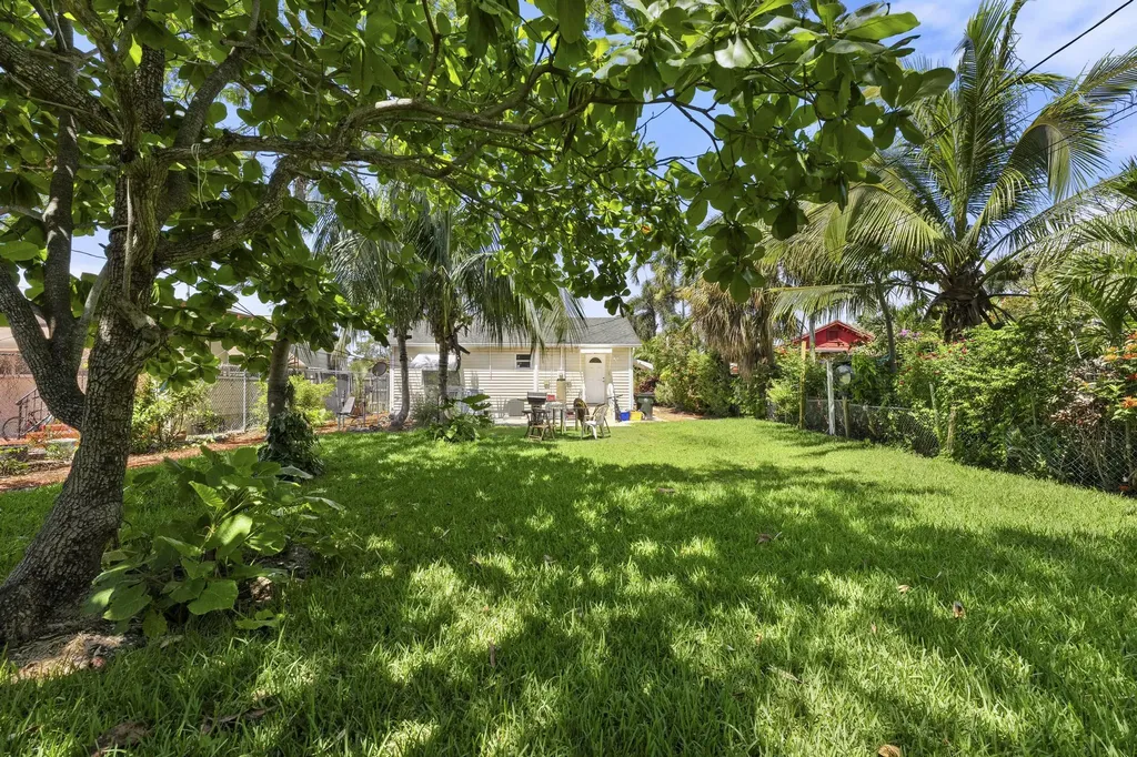 926 S L Street Lake Worth Beach FL 33460