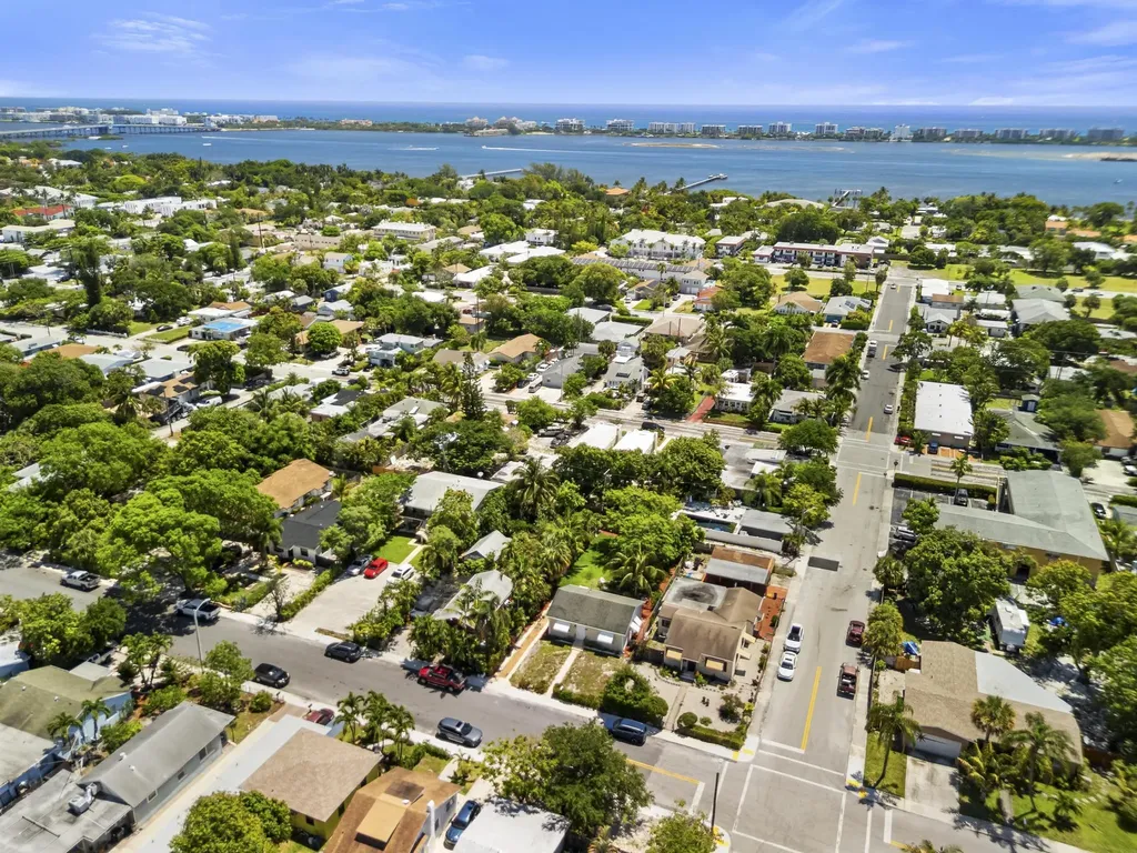 926 S L Street Lake Worth Beach FL 33460
