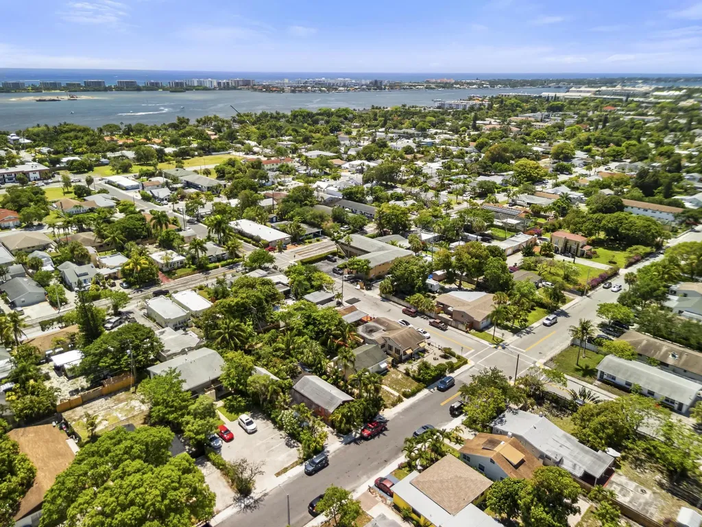 926 S L Street Lake Worth Beach FL 33460