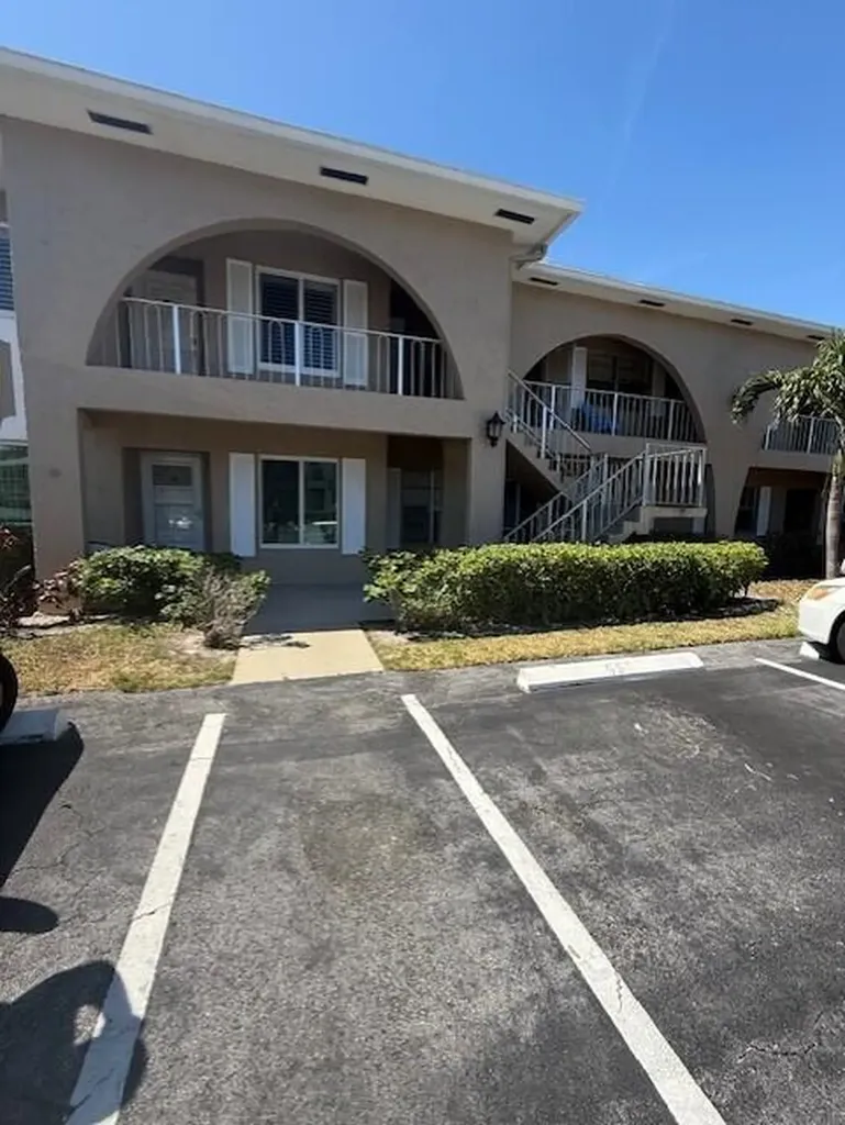 13924 Vía Flora Delray Beach FL 33484