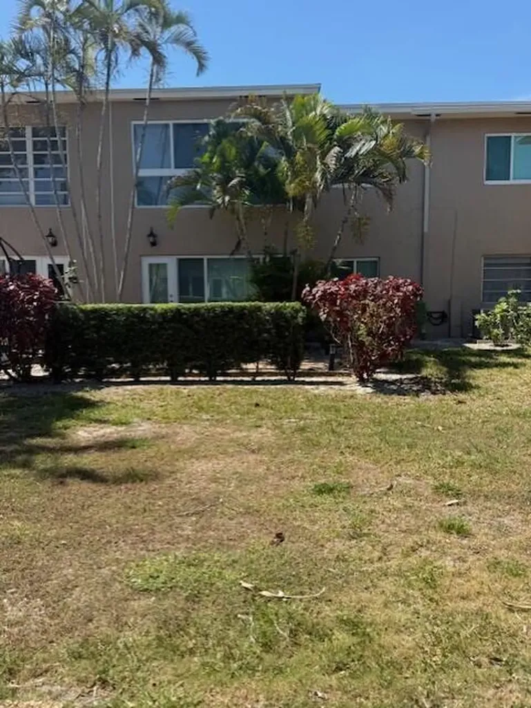 13924 Vía Flora Delray Beach FL 33484