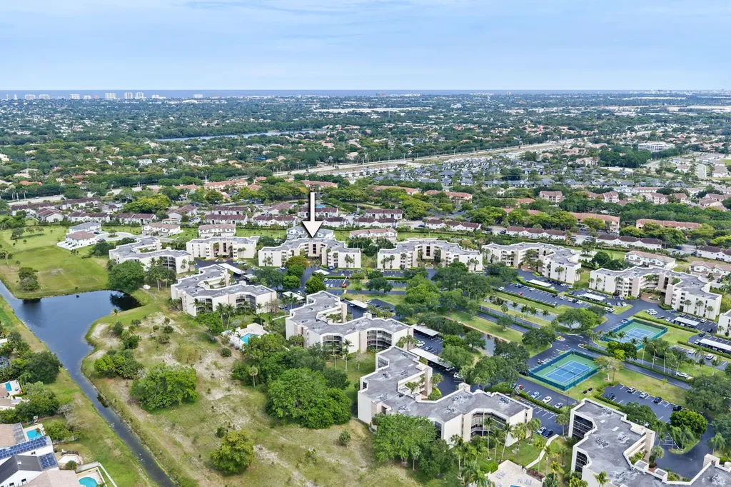 5701 Camino Del Sol Boca Raton FL 33433