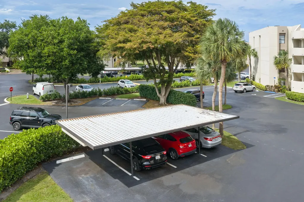 5701 Camino Del Sol Boca Raton FL 33433