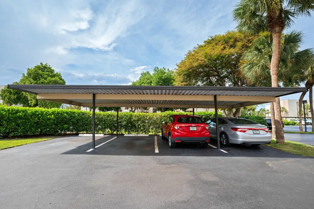 5701 Camino Del Sol Boca Raton FL 33433