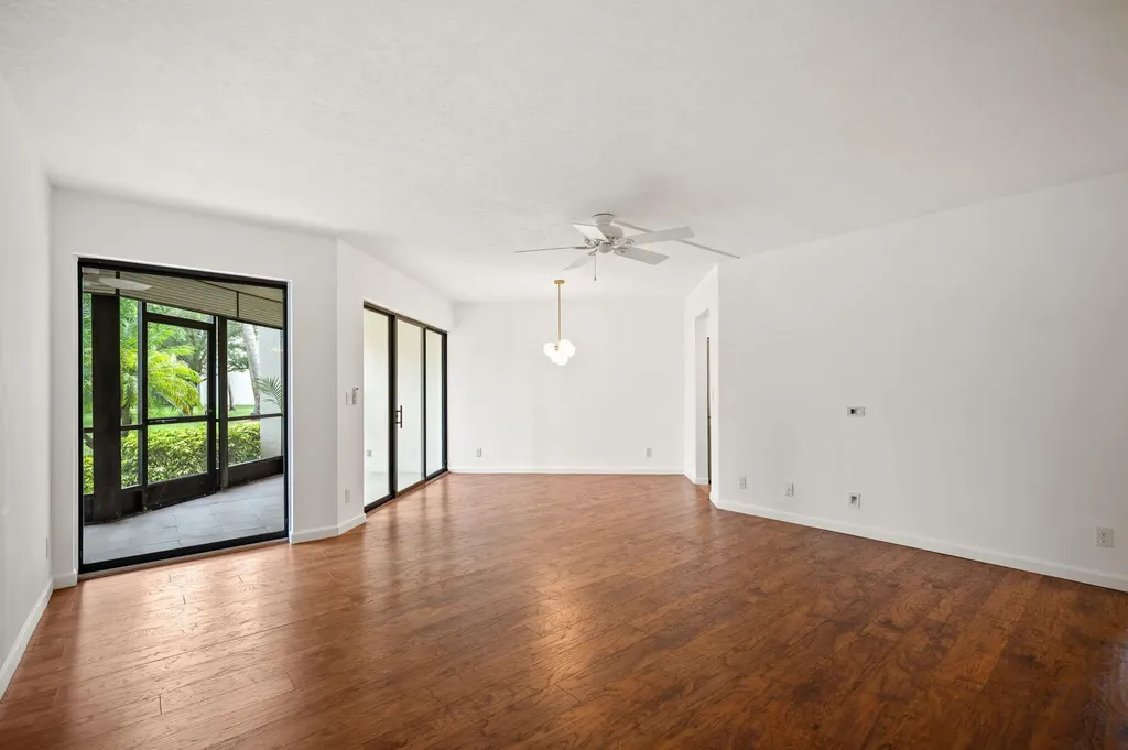 5701 Camino Del Sol Boca Raton FL 33433