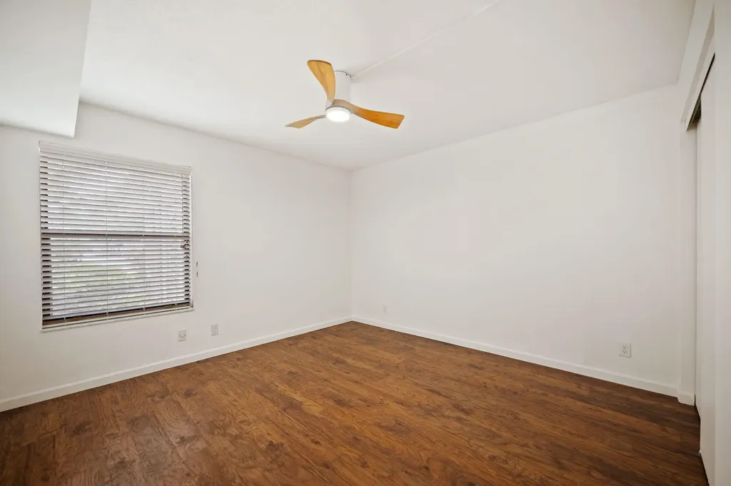 5701 Camino Del Sol Boca Raton FL 33433