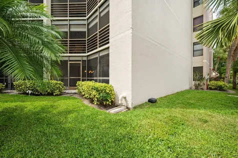 5701 Camino Del Sol Boca Raton FL 33433