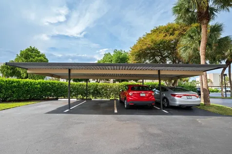 5701 Camino Del Sol Boca Raton FL 33433