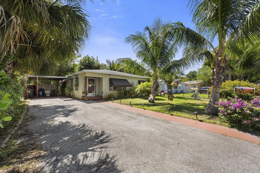 3032 Stanford Road West Palm Beach FL 33405