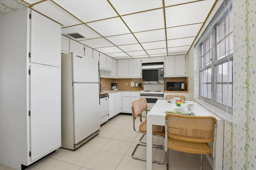 806 Cypress Boulevard Pompano Beach FL 33069