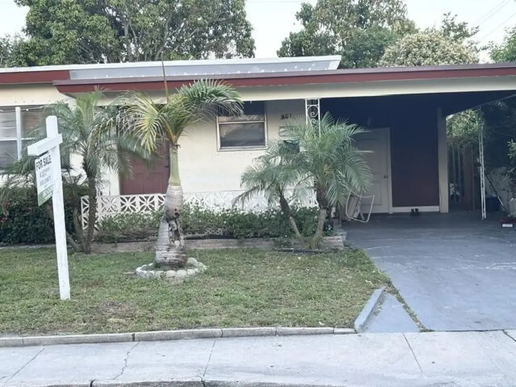 901 S F Street Lake Worth Beach FL 33460