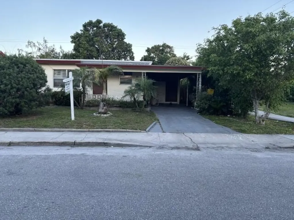901 S F Street Lake Worth Beach FL 33460