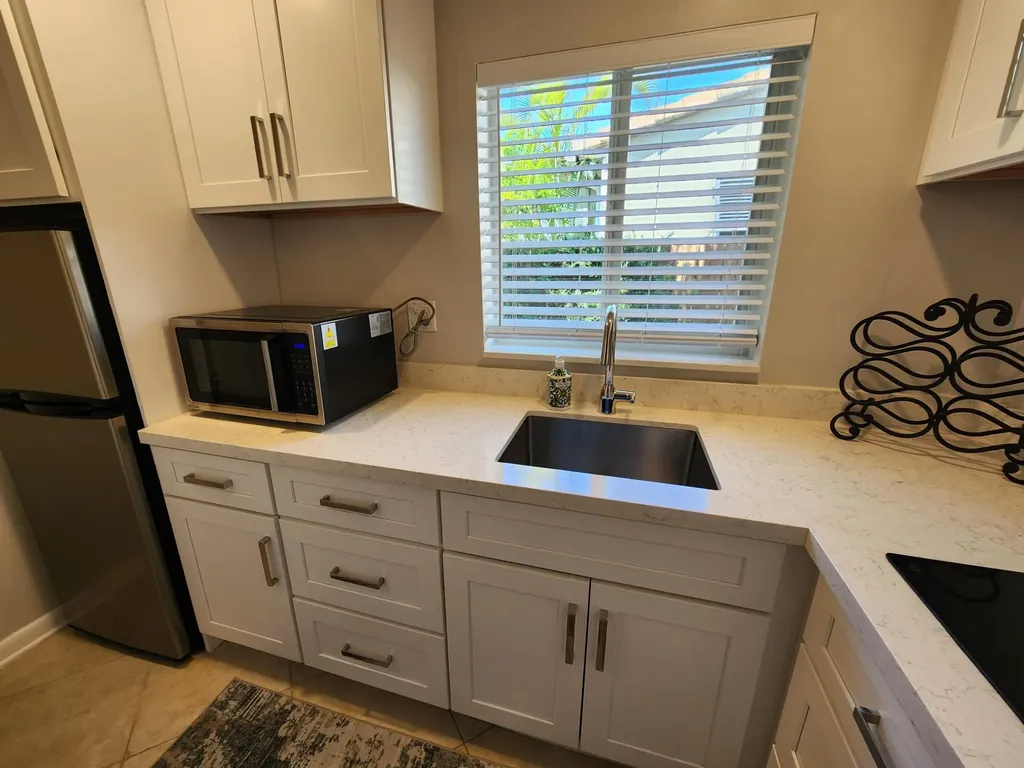 1207 NE 12th Avenue Fort Lauderdale FL 33304