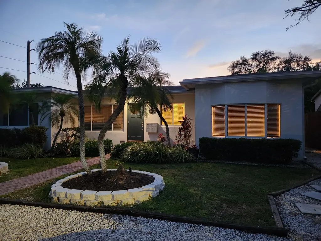 1207 NE 12th Avenue Fort Lauderdale FL 33304
