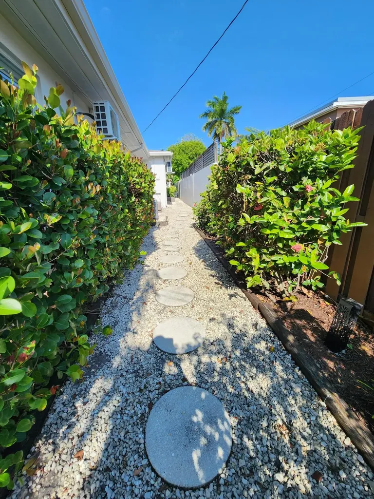 1207 NE 12th Avenue Fort Lauderdale FL 33304