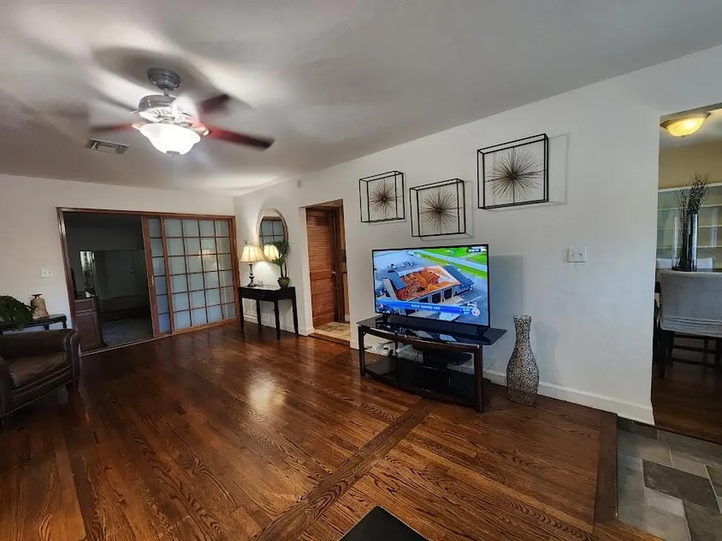 1207 NE 12th Avenue Fort Lauderdale FL 33304