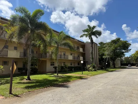300 Berkley Road Hollywood FL 33024