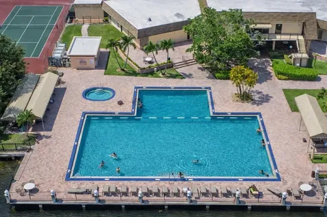 300 Berkley Road Hollywood FL 33024