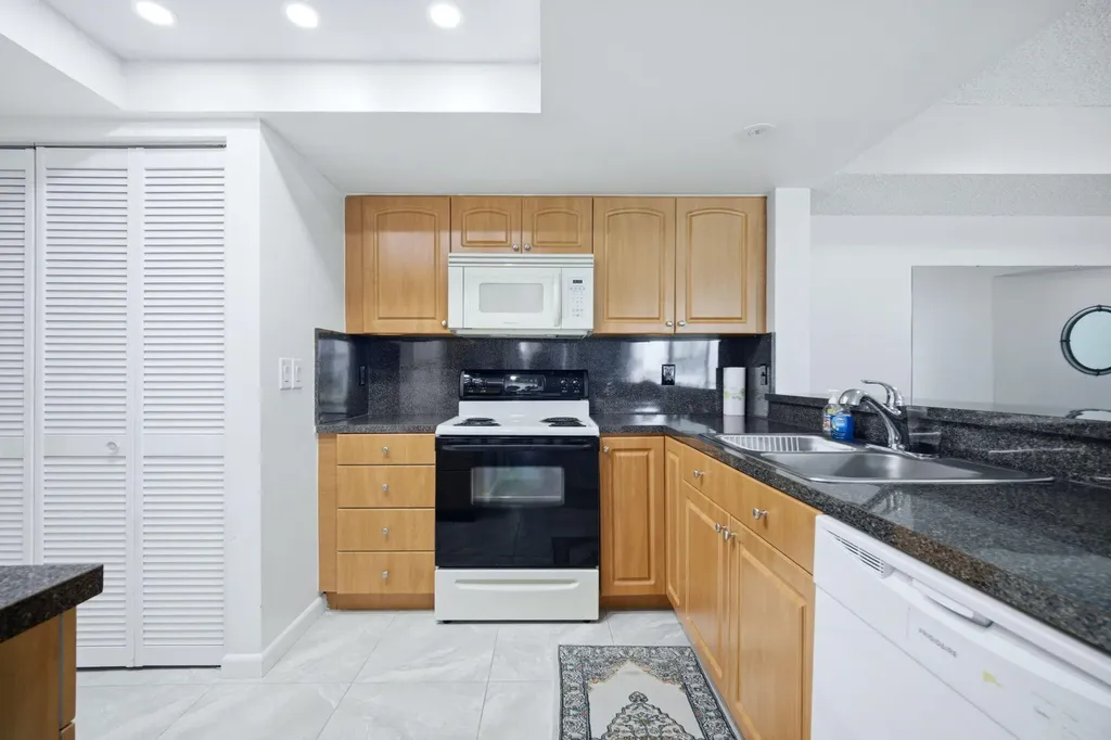 9244 W Atlantic Boulevard Coral Springs FL 33071