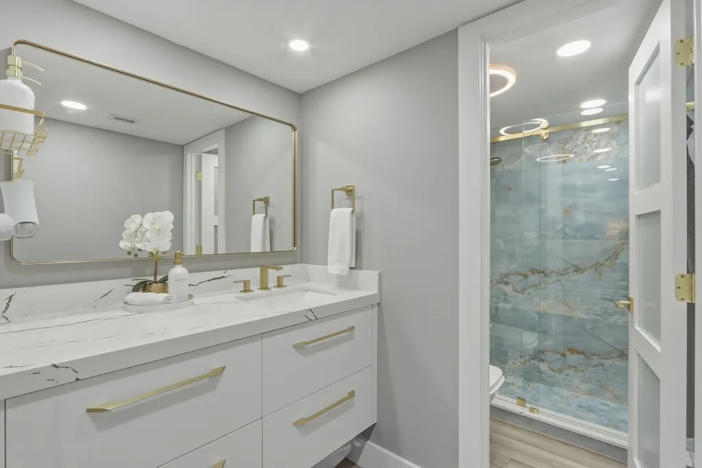 6039 Collins Avenue Miami Beach FL 33140
