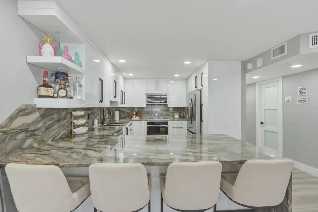 6039 Collins Avenue Miami Beach FL 33140